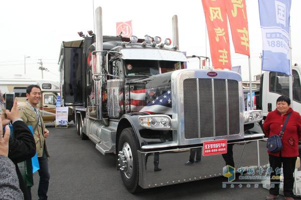 21RV與堅(jiān)持夢(mèng)想者同行--2015中國(北京)國際房車露營展覽會(huì)