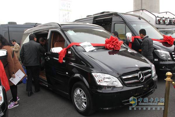 21RV與堅(jiān)持夢(mèng)想者同行--2015中國(北京)國際房車露營展覽會(huì)