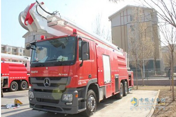 奔馳ACTROS 3341型底盤消防車