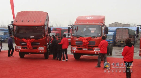 東風(fēng)商用車尋找最佳品鑒師活動現(xiàn)場