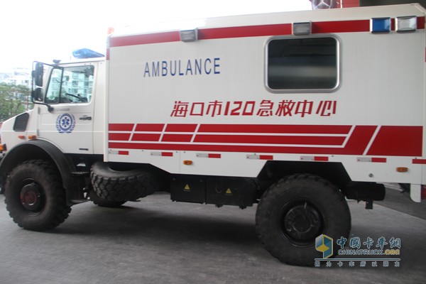 梅賽德斯-奔馳烏尼莫克（Unimog）U4000 4X4全地形救護(hù)車底盤