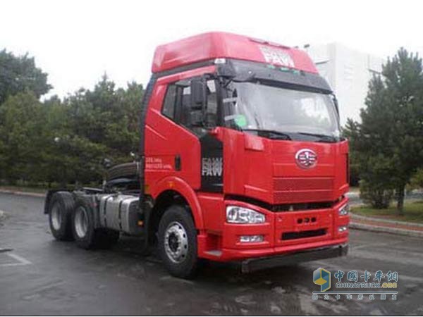 解放J6P390馬力6X4牽引車