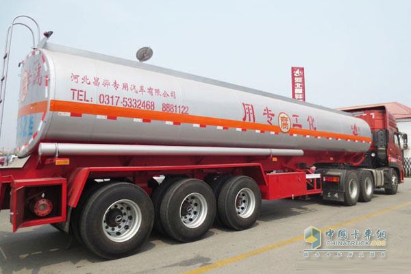 罐式專用運(yùn)輸車