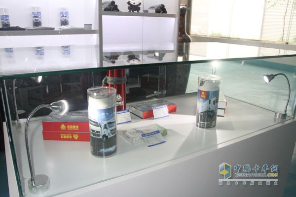 中國重汽成立國內(nèi)首家實(shí)體卡車文化用品店
