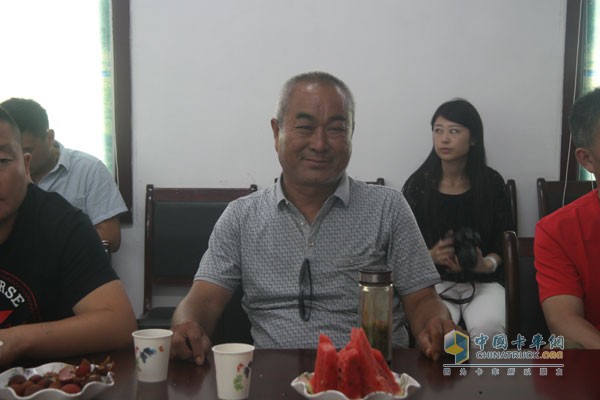 將溫暖送到家 中國(guó)重汽“五個(gè)一工程”萬(wàn)人共享活動(dòng)啟動(dòng)
