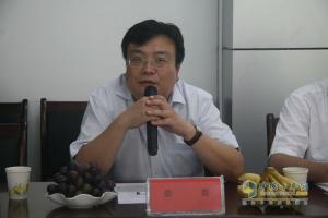 將溫暖送到家 中國(guó)重汽“五個(gè)一工程”萬(wàn)人共享活動(dòng)啟動(dòng)