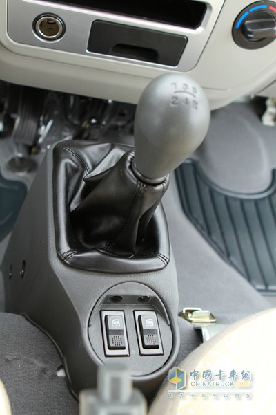 時(shí)代汽車 康瑞KQ1雙排平板（內(nèi)飾）