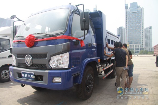 福田瑞沃征戰(zhàn)濟南車展 時代金剛當?shù)厥苜澴u