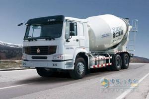 徐工汽車(chē) 380馬力重汽豪沃系列 8×4混凝土攪拌車(chē)（1197