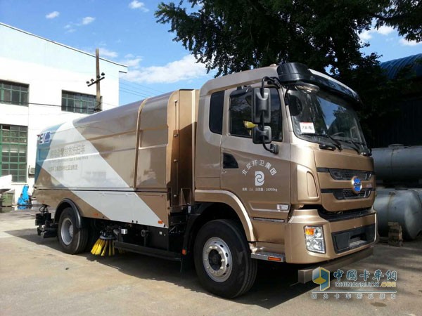 服務(wù)大閱兵 比亞迪純電動(dòng)洗掃車受好評(píng)