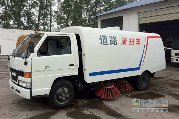 天津引入高效環(huán)衛(wèi)車