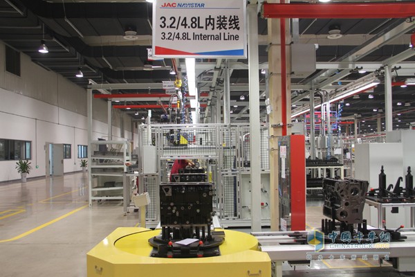 超級智能  超級環(huán)保 探訪江淮納威司達(dá)發(fā)動機(jī)超級工廠
