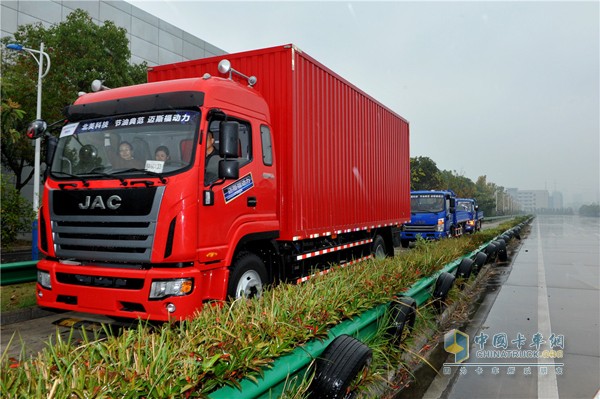 聆聽芯動力 試駕邁斯福發(fā)動機(jī)車型