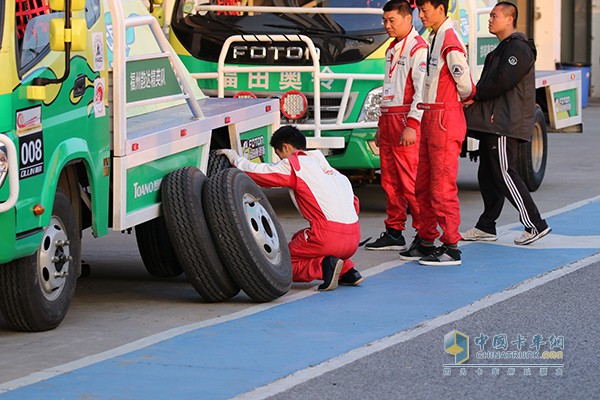 賽手積極備戰(zhàn)，保障車隊順利完賽