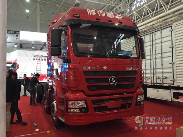 德龍新M3000 6*2 LNG牽引車