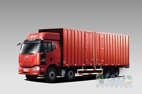 一汽解放J6M 280馬力8×4廂式載貨車（標(biāo)載型）