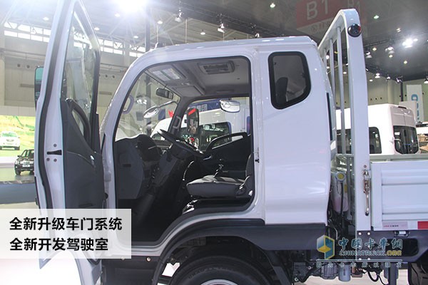 全新升級(jí)車門系統(tǒng)、全新開(kāi)發(fā)駕駛室