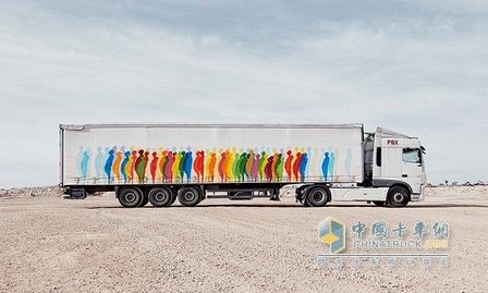 華麗的轉(zhuǎn)身——卡車變?yōu)橐苿铀囆g(shù)畫廊