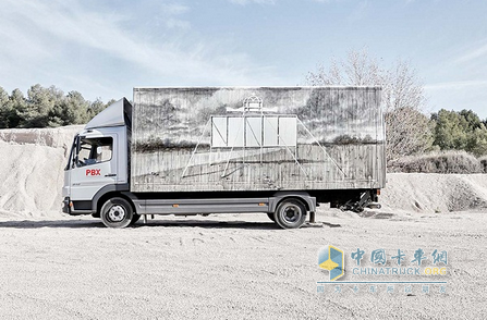 華麗的轉(zhuǎn)身——卡車變?yōu)橐苿铀囆g(shù)畫廊
