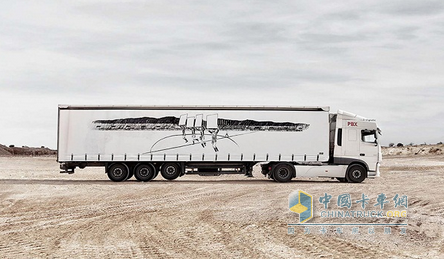 華麗的轉(zhuǎn)身——卡車變?yōu)橐苿铀囆g(shù)畫廊