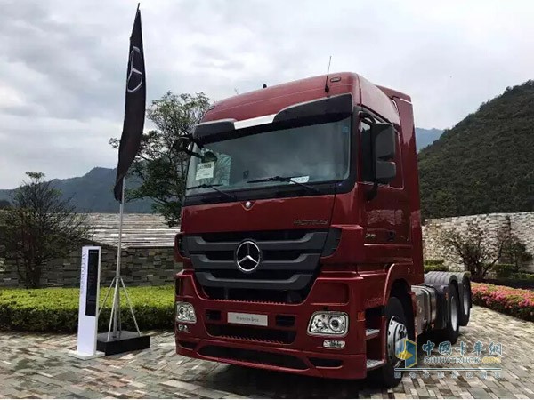 梅賽德斯-奔馳Actros 2646