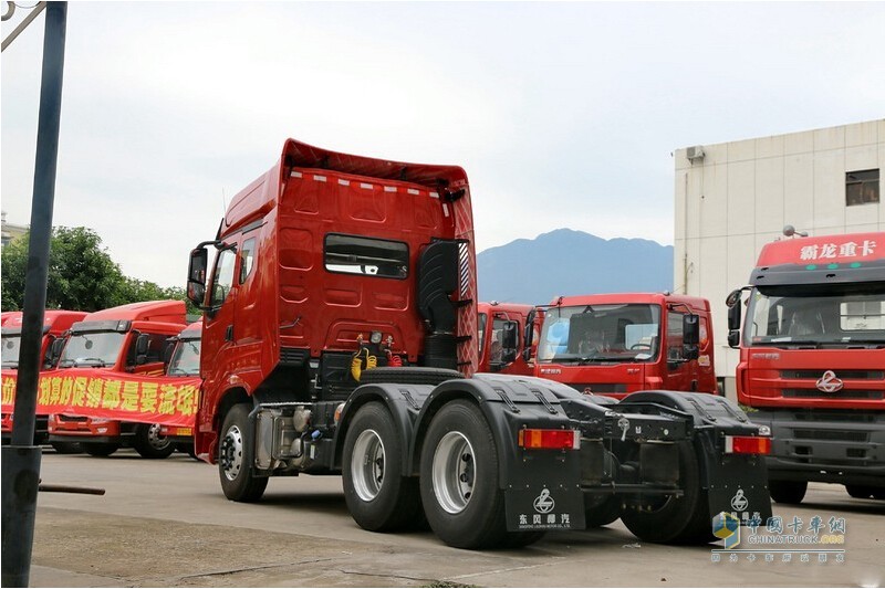 東風(fēng)柳汽 乘龍H7 450馬力 6X4 牽引車