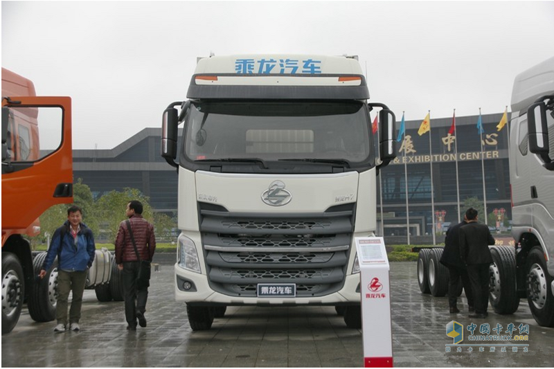 東風(fēng)柳汽 乘龍H7 240馬力 6X2載貨車