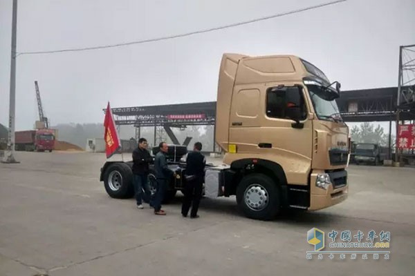 豪瀚系列牽引車