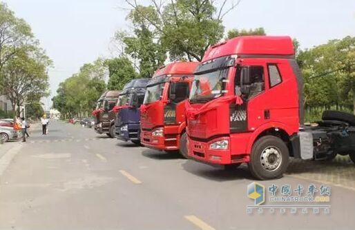 一汽解放J6P 6X4 領(lǐng)航版牽引車產(chǎn)品推介會(huì)上海站