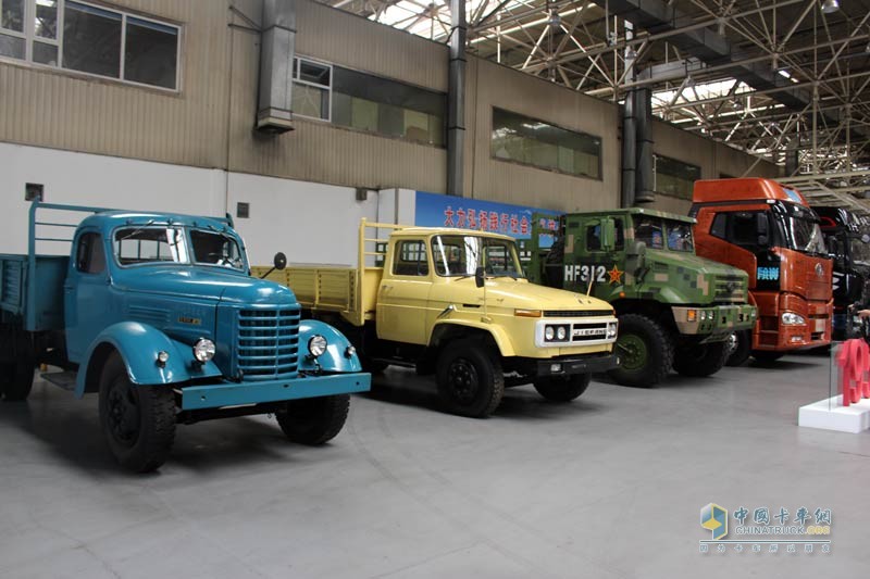 [解放卡車(chē)60年]解放卡車(chē)誕生60周年暨紀(jì)念版車(chē)型下線儀式