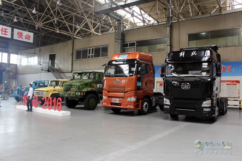 [解放卡車(chē)60年]解放卡車(chē)誕生60周年暨紀(jì)念版車(chē)型下線儀式