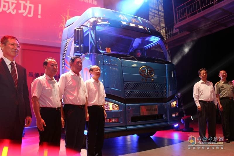 [解放卡車(chē)60年]解放卡車(chē)誕生60周年暨紀(jì)念版車(chē)型下線儀式