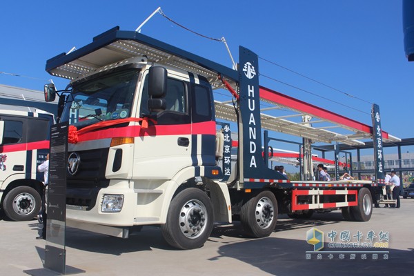全新一代福田戴姆勒歐曼ETX平臺(tái) 6X2 中置軸轎運(yùn)車