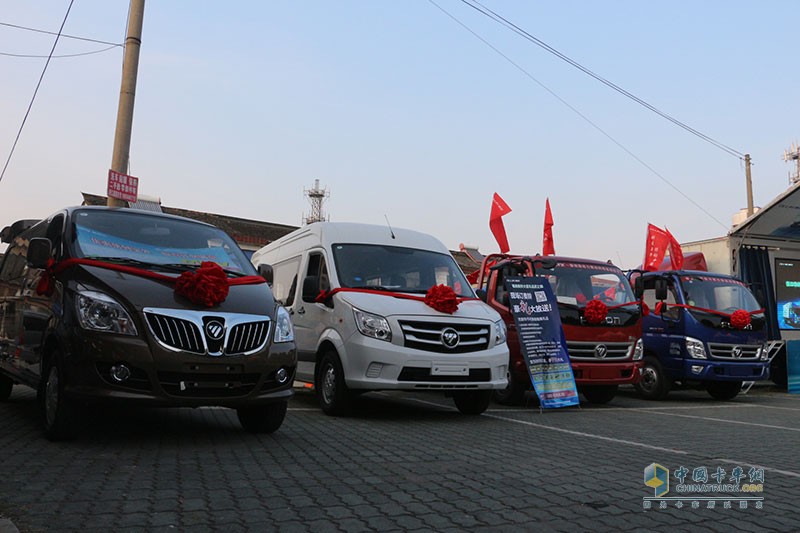  奧鈴大篷車走進(jìn)寧波 獲意向客戶圍觀