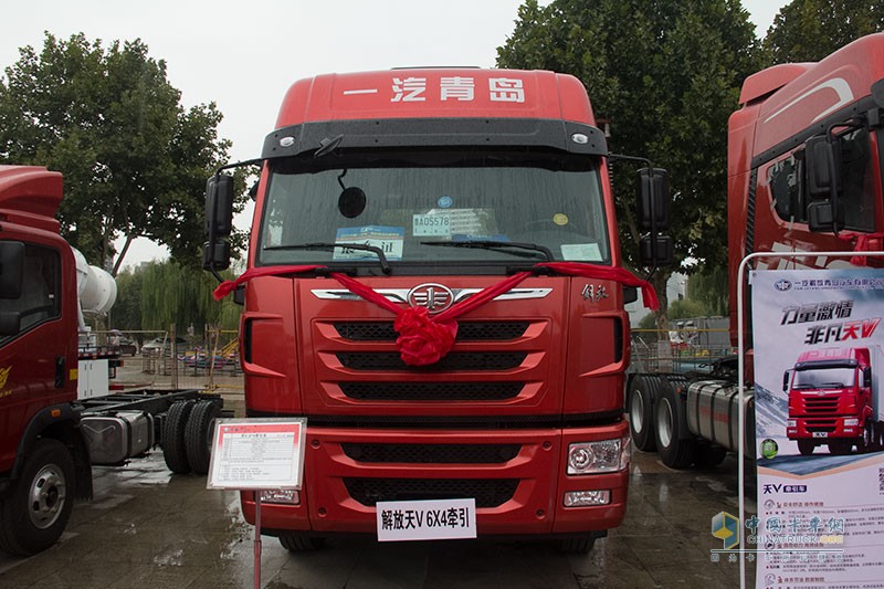 迎合濟(jì)南當(dāng)?shù)厥袌?chǎng) 解放展臺(tái)JH6最為耀眼