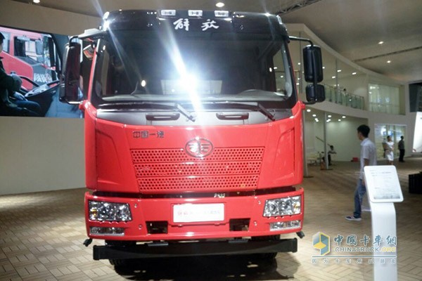 解放J6L4×2國五載貨車