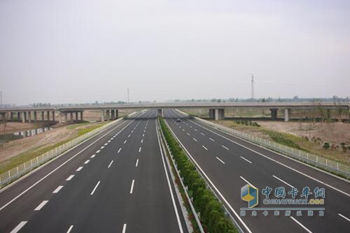 密(云)涿(州)高速公路河北段建成通車(chē)