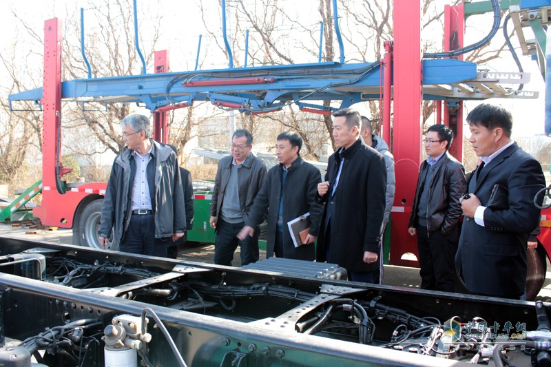  主攻中置軸轎運車 一汽解放與天津勞爾簽署戰(zhàn)略合作