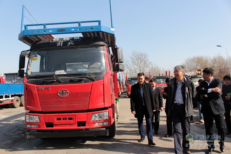  主攻中置軸轎運車 一汽解放與天津勞爾簽署戰(zhàn)略合作