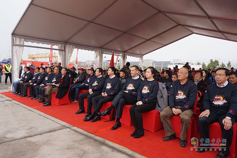 第三季東風(fēng)天龍哥大賽啟動亮點多 首站冠亞季軍出爐