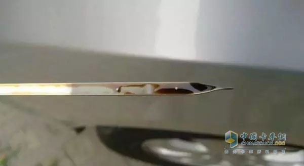 經常檢查機油冷卻器，發(fā)現問題及時修理、更換。