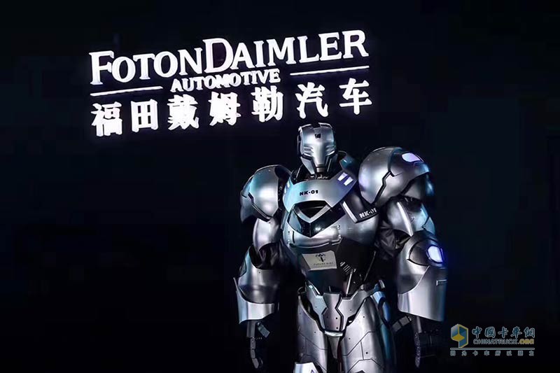 歐曼EST超級(jí)卡車登陸上海灘