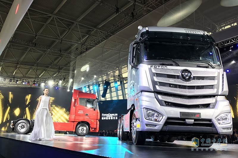 歐曼EST超級(jí)卡車登陸上海灘