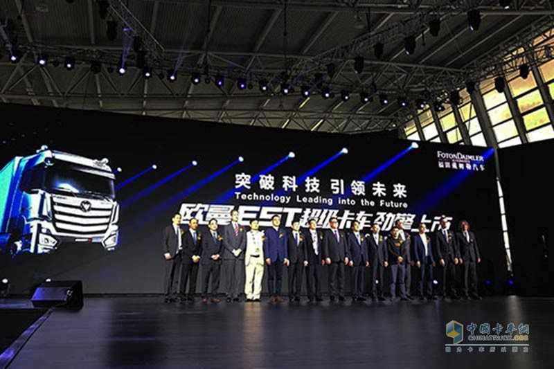 歐曼EST超級(jí)卡車登陸上海灘