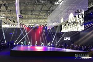 歐曼EST超級(jí)卡車登陸上海灘