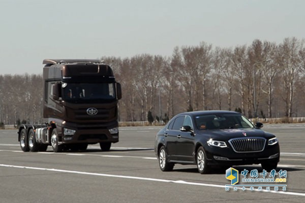 解放自主無人駕駛智能卡車首秀成功