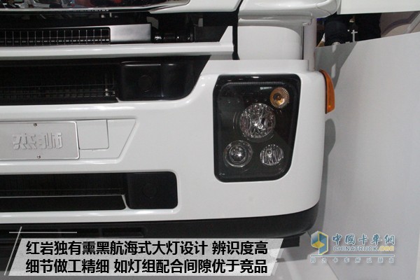 上汽紅巖杰獅C500 8X4中置軸貨運列車