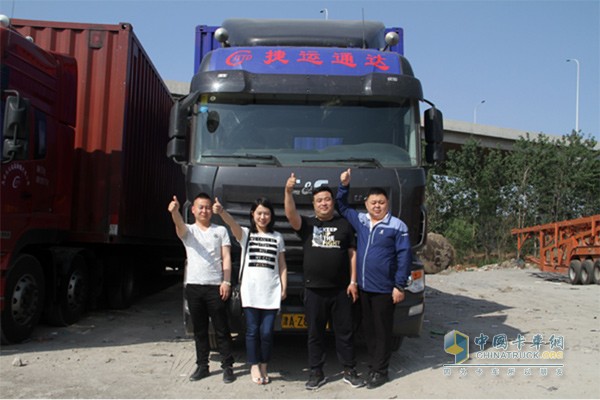 企業(yè)、經(jīng)銷商及用戶因?yàn)槁?lián)合卡車建立長久信賴