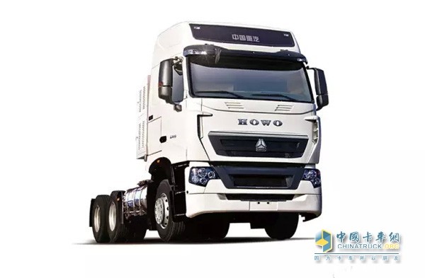 HOWO-T7H天燃氣牽引車