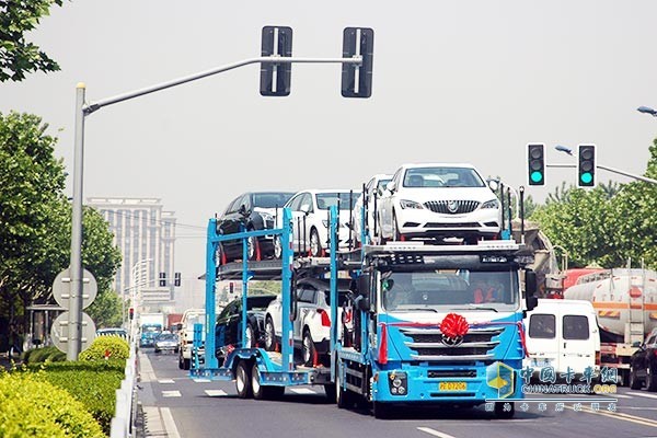 上汽紅巖中置軸轎運車